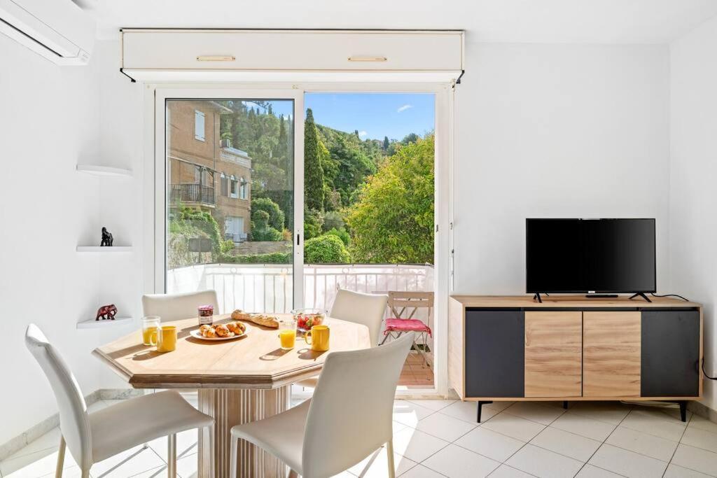 La Villa Julia - Calme - Spacieux - Parking Prive - Climatisation マントン エクステリア 写真
