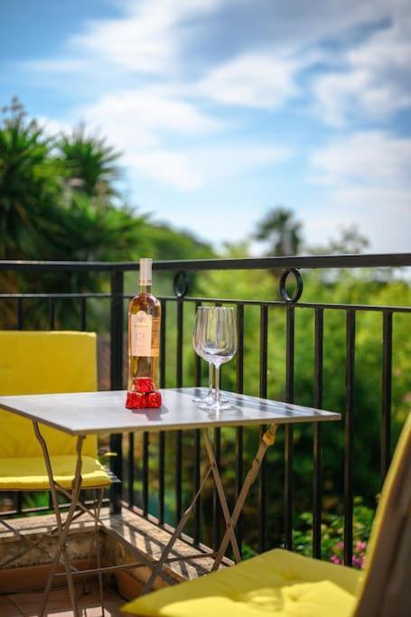 La Villa Julia - Calme - Spacieux - Parking Prive - Climatisation マントン エクステリア 写真
